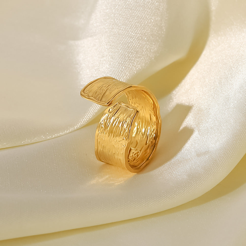 18k Gold Fashion Pleated Texture Ring