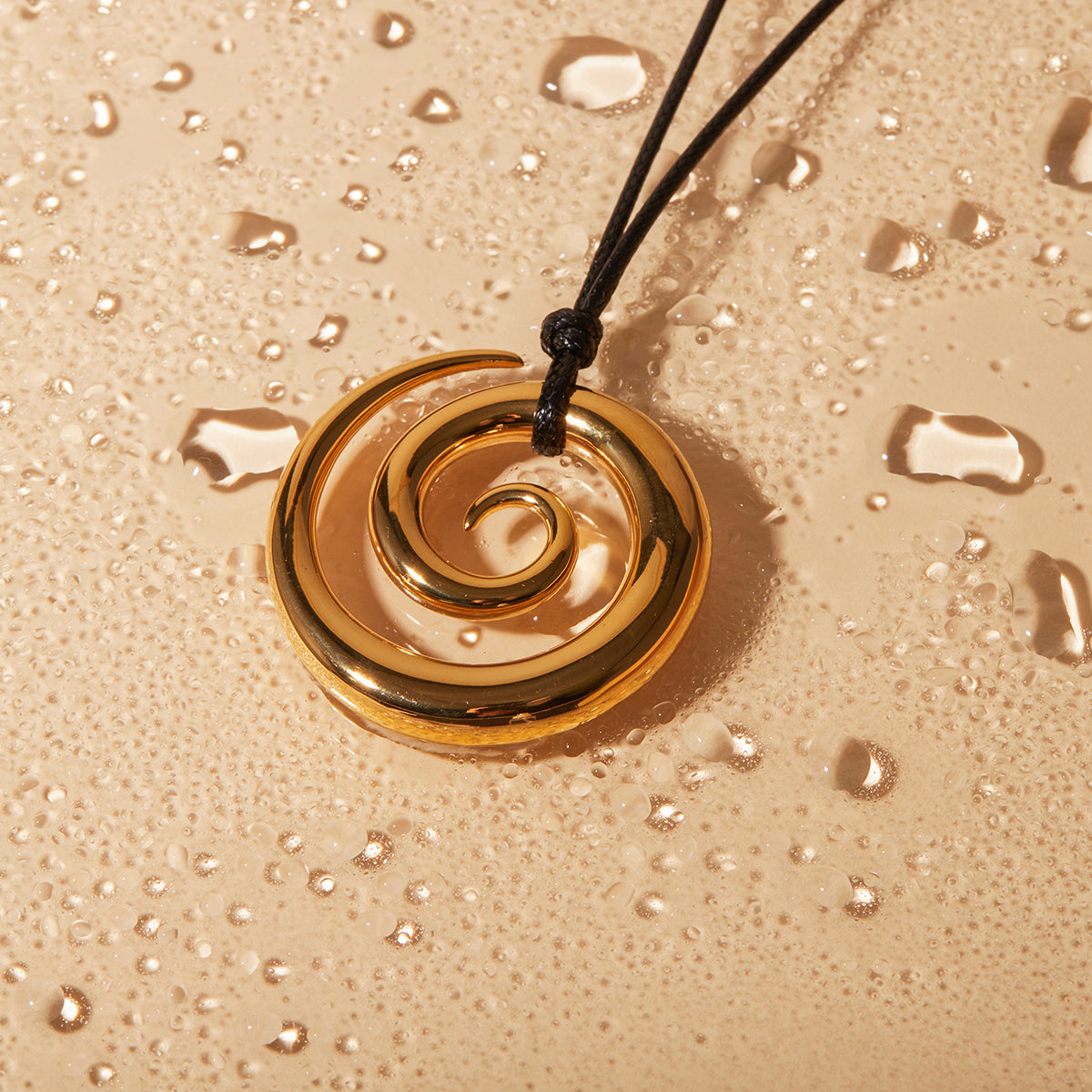 18k Gold Stainless Steel Spiral Circle Wax Rope Pendant Necklace with Martini Chain