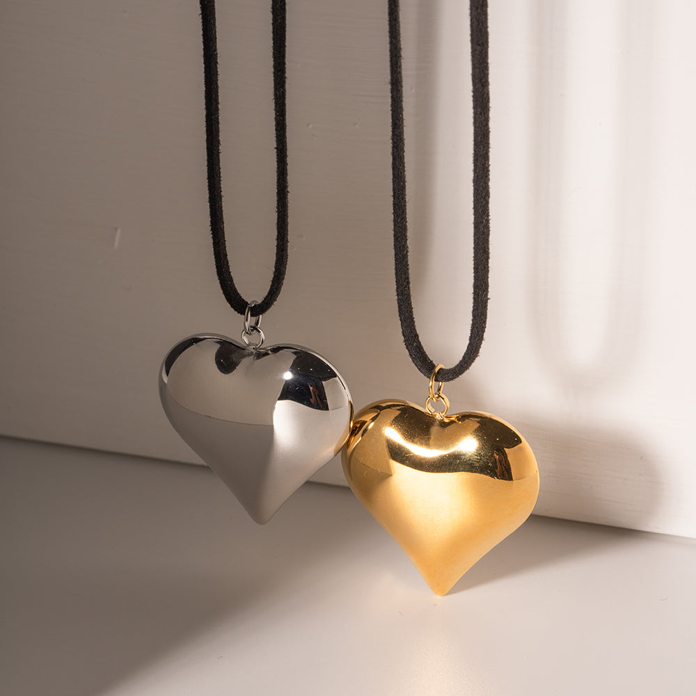 18K Gold Stainless Steel Heart Pendant Velvet Necklace