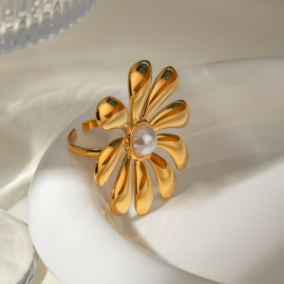 18K Gold Stainless Steel Pearl Sunflower Plastic Pearl Open Ring