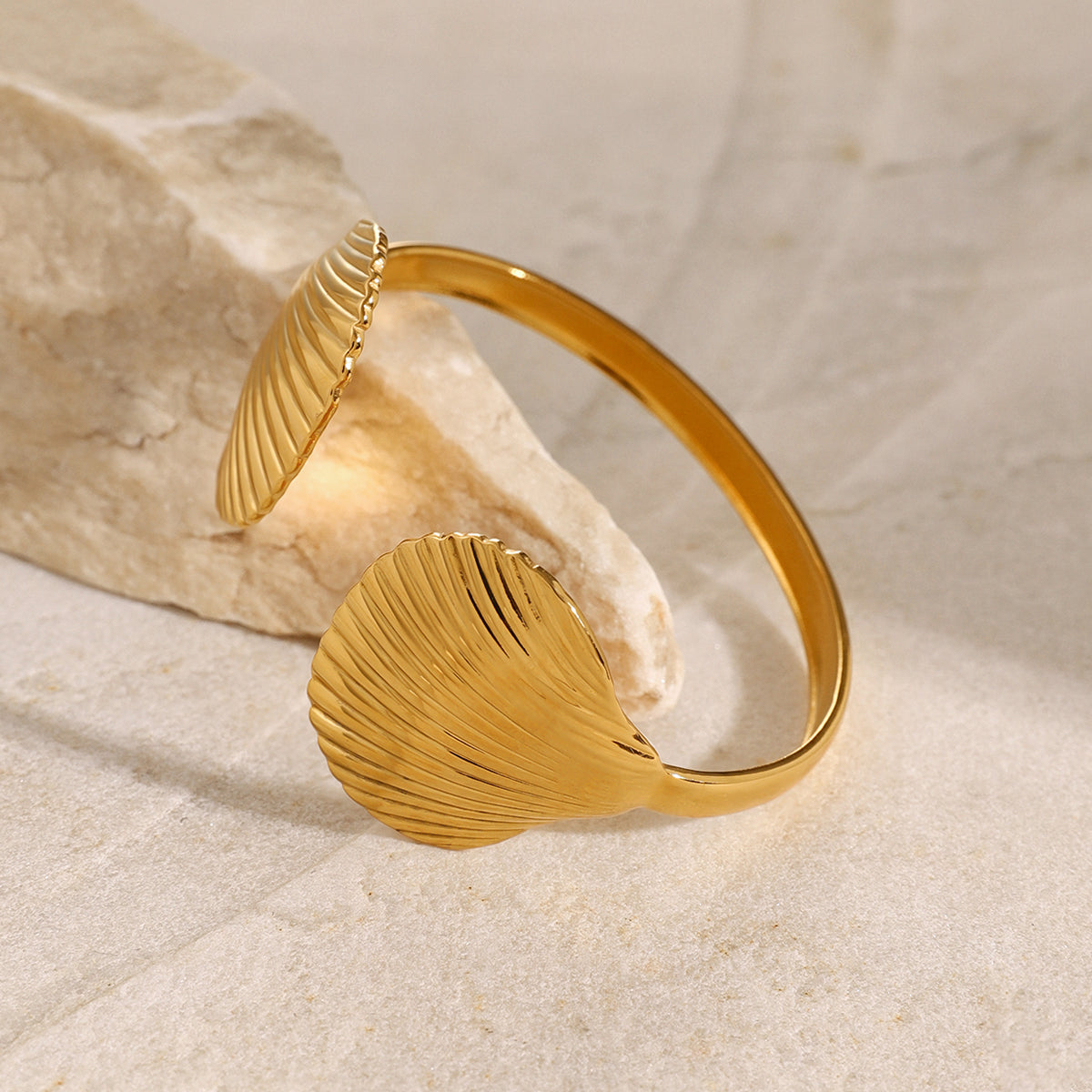 18K Gold Stainless Steel Large Scallop Simple Open Bangle