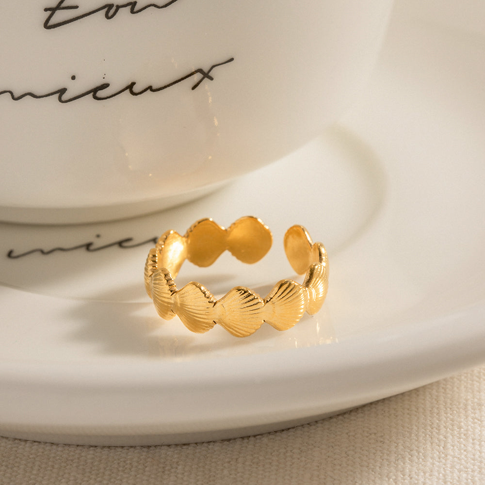 18K Gold Stainless Steel Interlinked Shell Ring