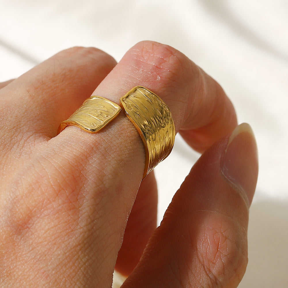 18k Gold Fashion Pleated Texture Ring